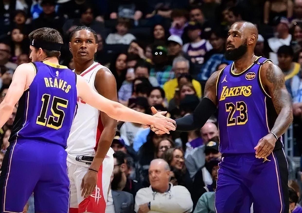 爱游戏正版体验-夺冠首场状态出色，曼联观众沸腾！，东契奇重返赛场气势如虹延续(电影夺冠音乐鉴赏)