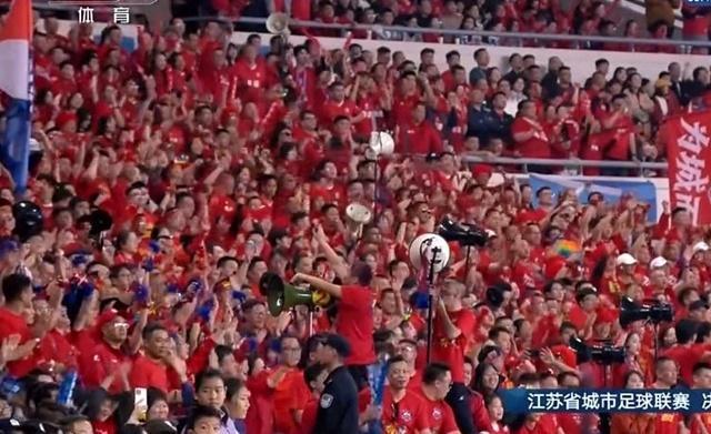 爱游戏官方入口-关于赛地聚焦——中超冲刺阶段热度飙升，里昂临场应变，气氛紧张，轮换策略成焦点的信息